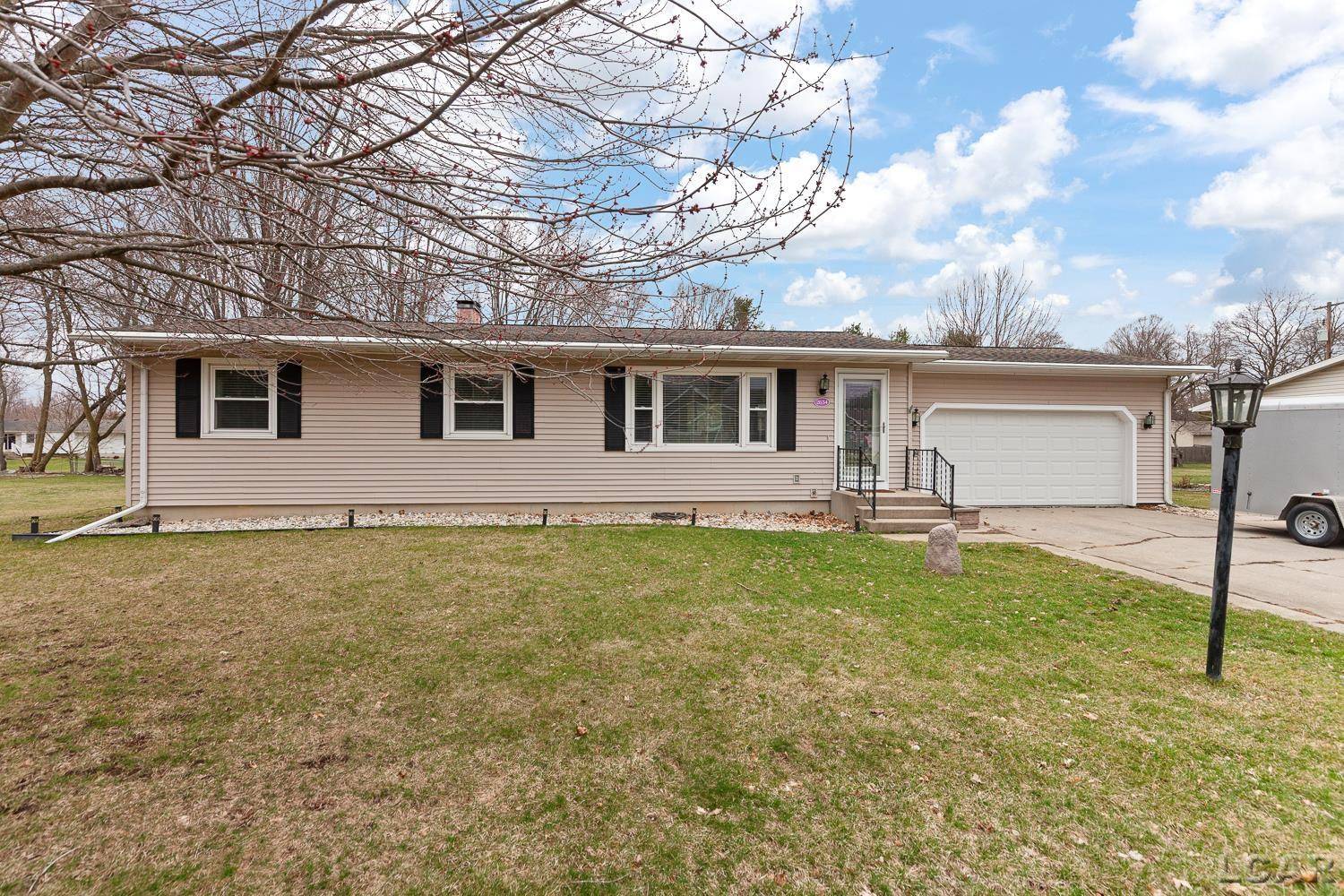 2634 Spielman RD, Adrian Twp, MI 49221