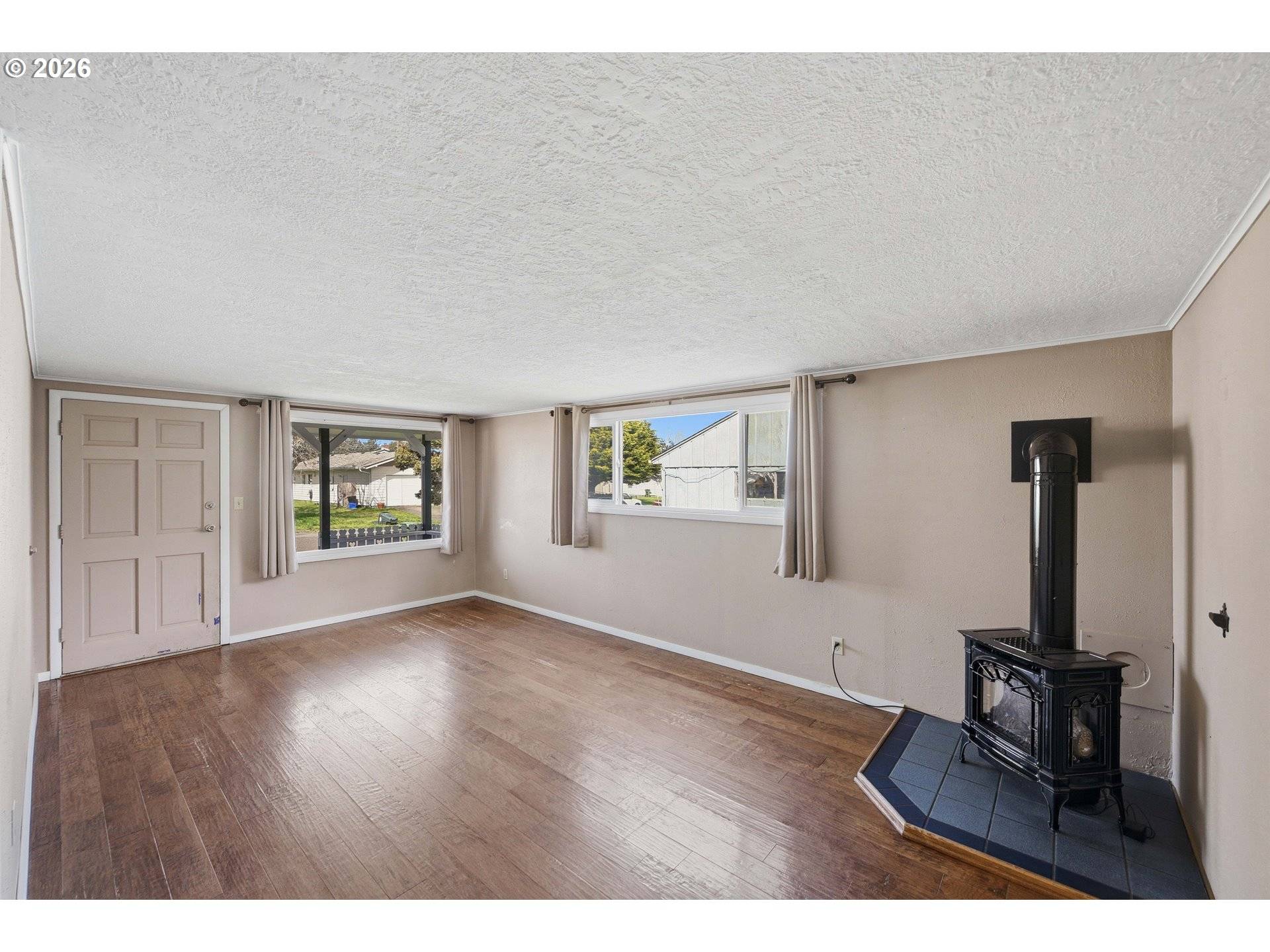 1621 Grant ST, North Bend, OR 97459