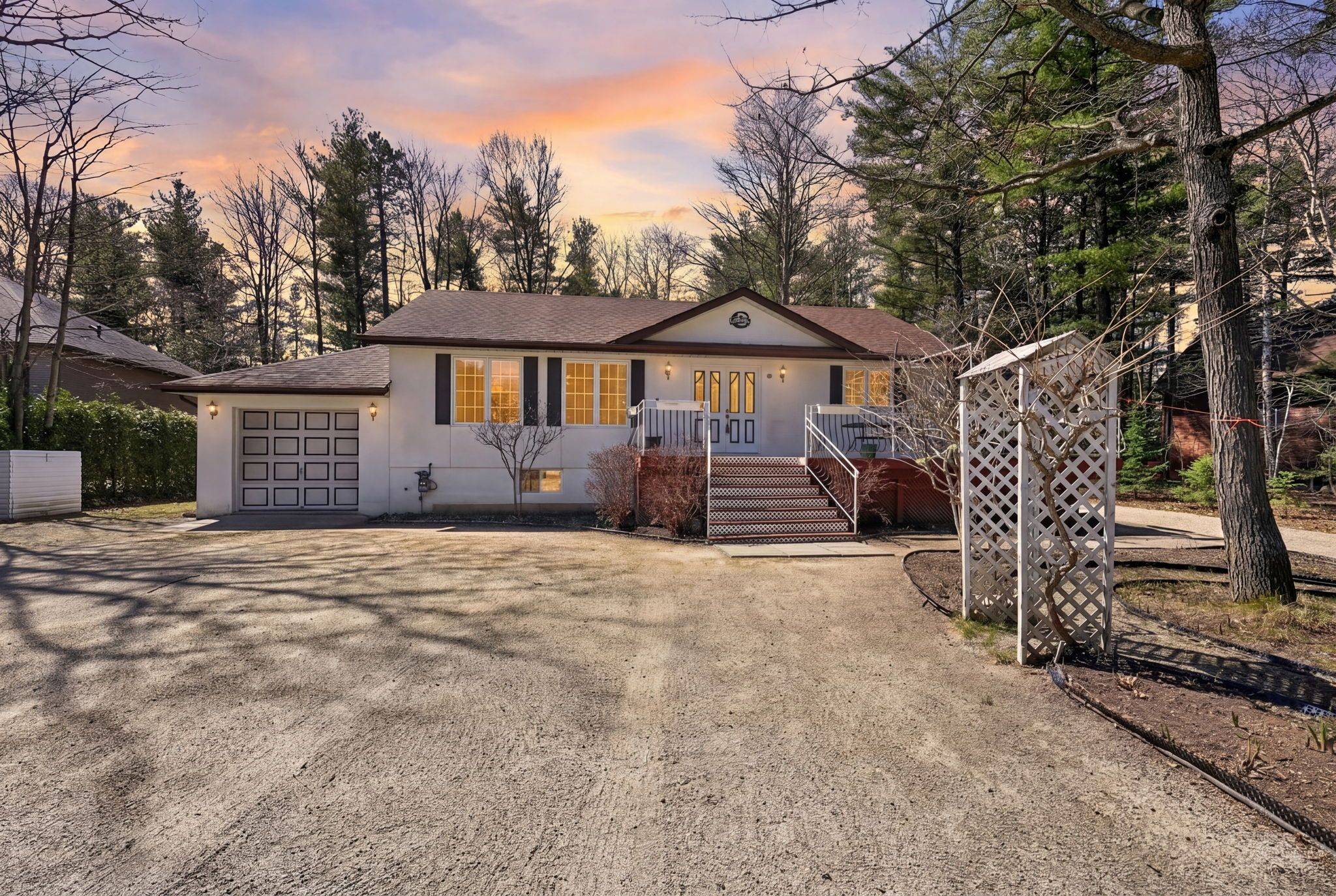50 Vincent CIR, Tiny, ON L0L 2T0