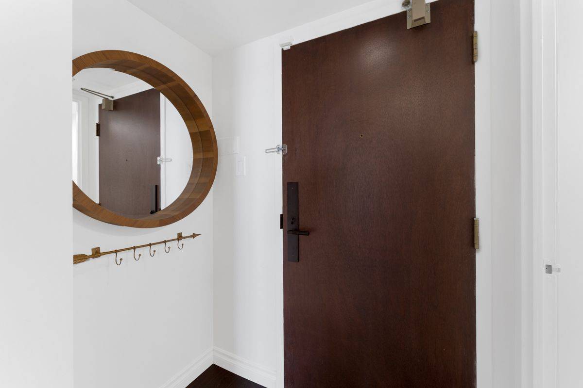 185 Robinson ST #315, Oakville, ON L6J 7P6