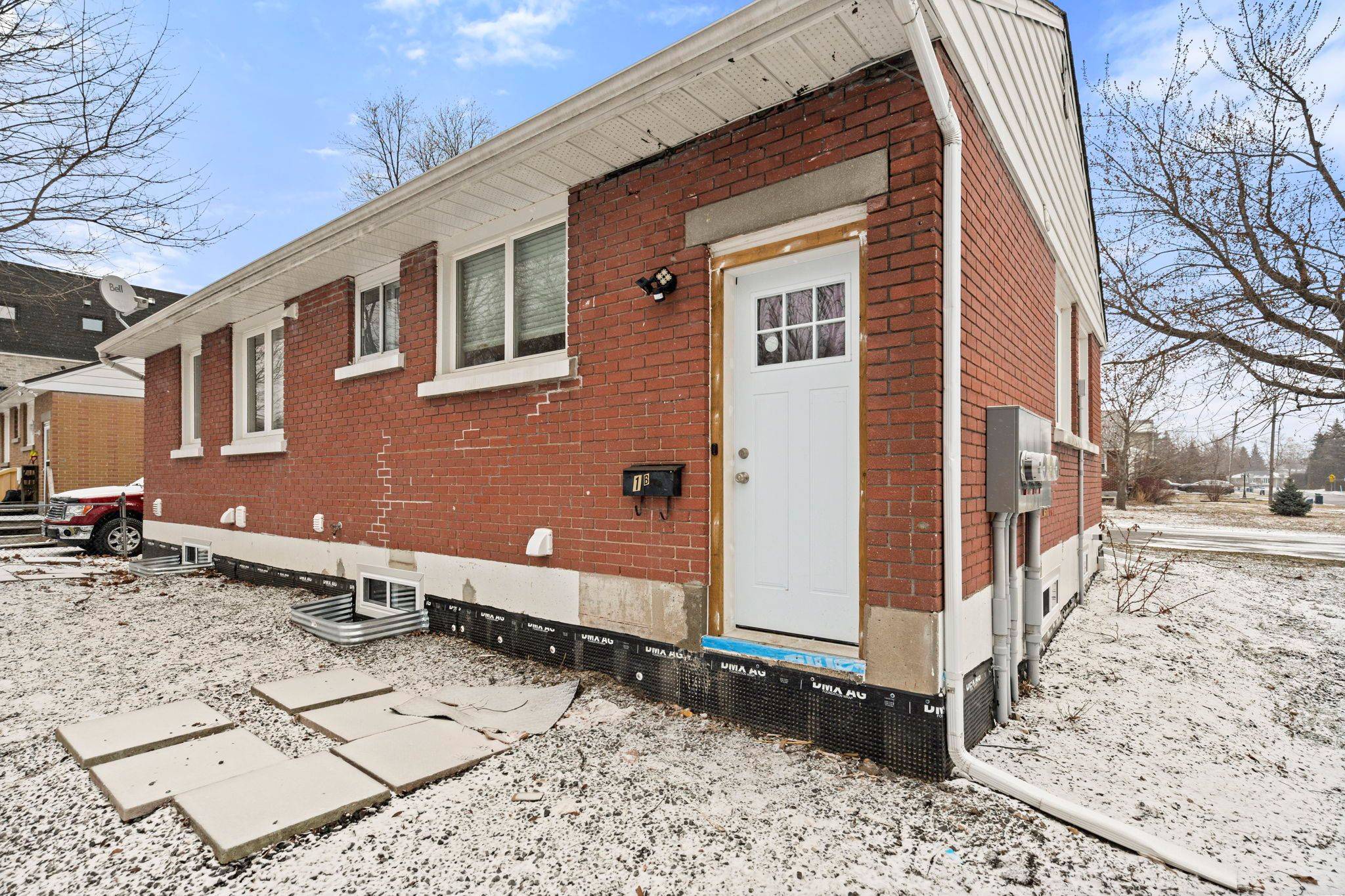 1 Steel ST #B, Beacon Hill North - South And Area, ON K1J 6R6