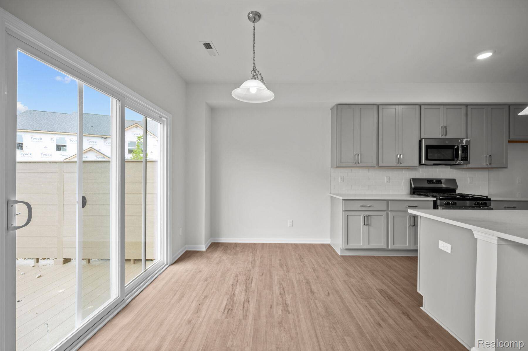 2405 Saltsprings Drive LN, Saline, MI 48176