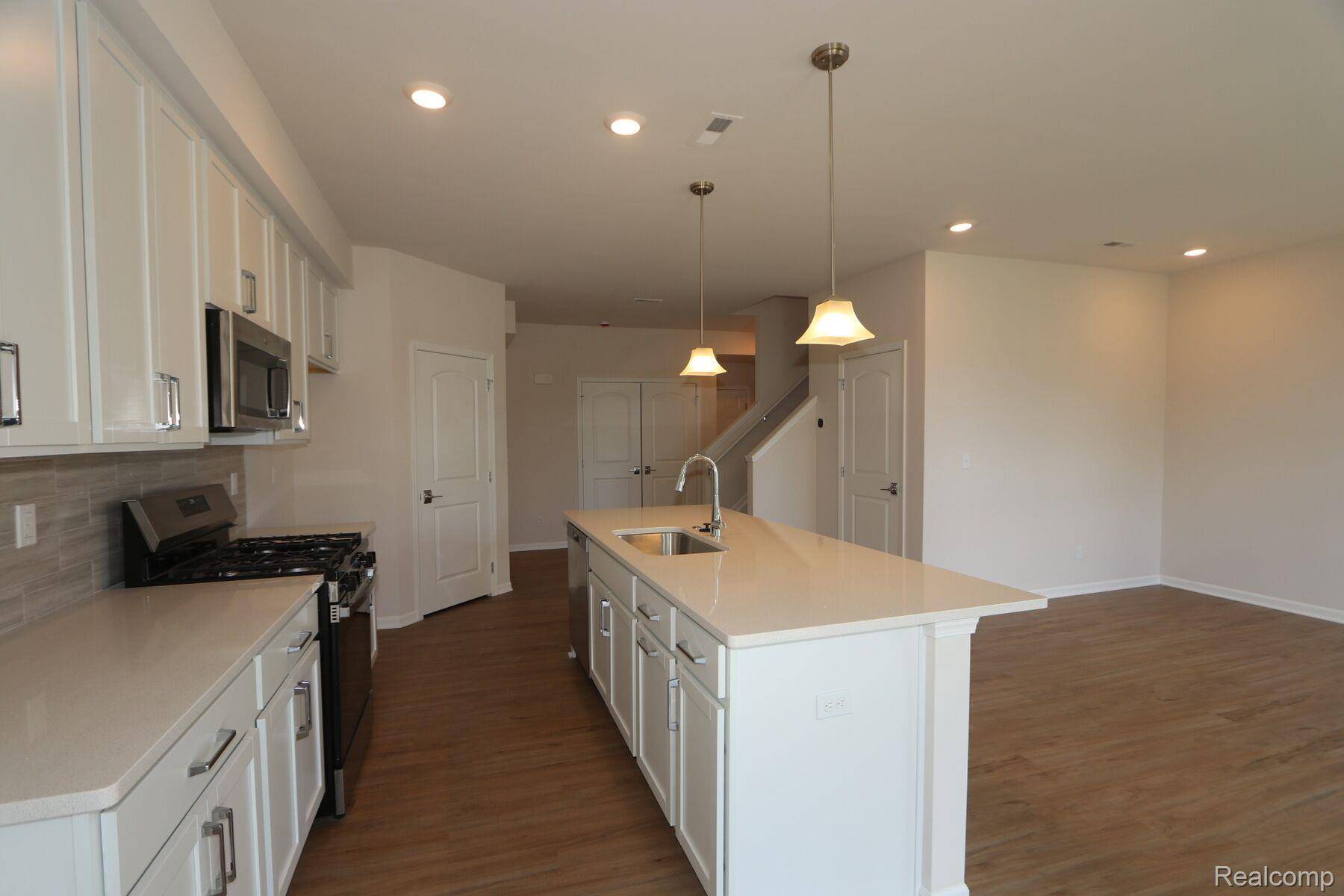 2405 Saltsprings Drive LN, Saline, MI 48176