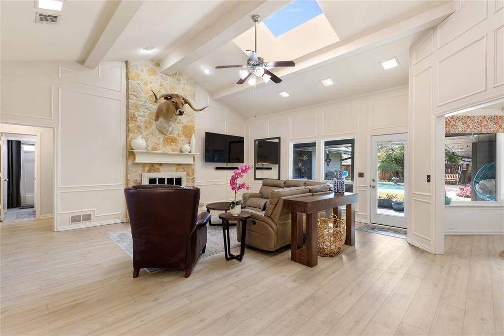 6818 Southpoint Drive, Dallas, TX 75248