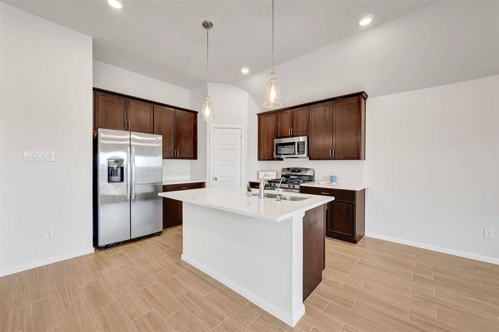 113 Rockwood Lane, Justin, TX 76247