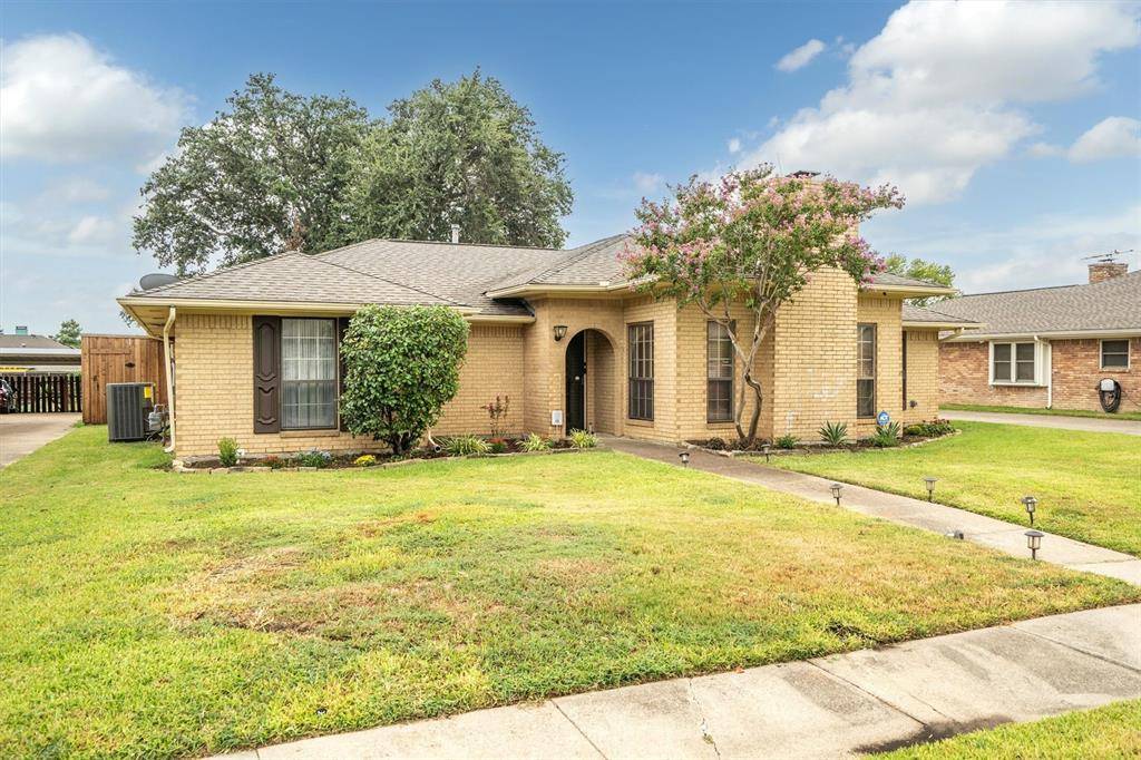 2214 Valley Mill, Carrollton, TX 75006