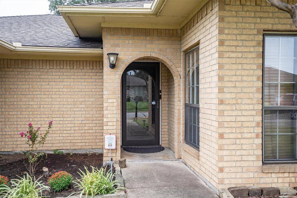 2214 Valley Mill, Carrollton, TX 75006