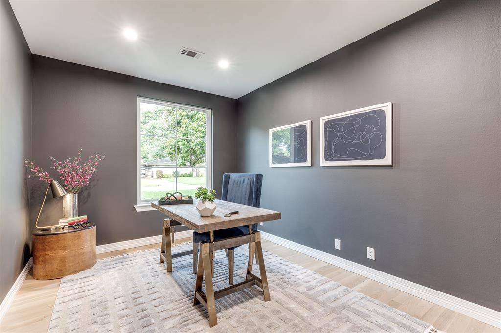 11207 Dwarfs Circle, Dallas, TX 75229