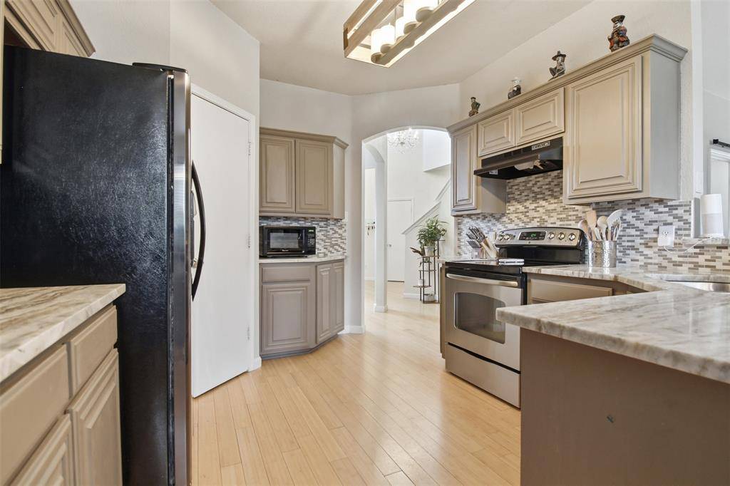 10932 Rising Mist Court, Fort Worth, TX 76052