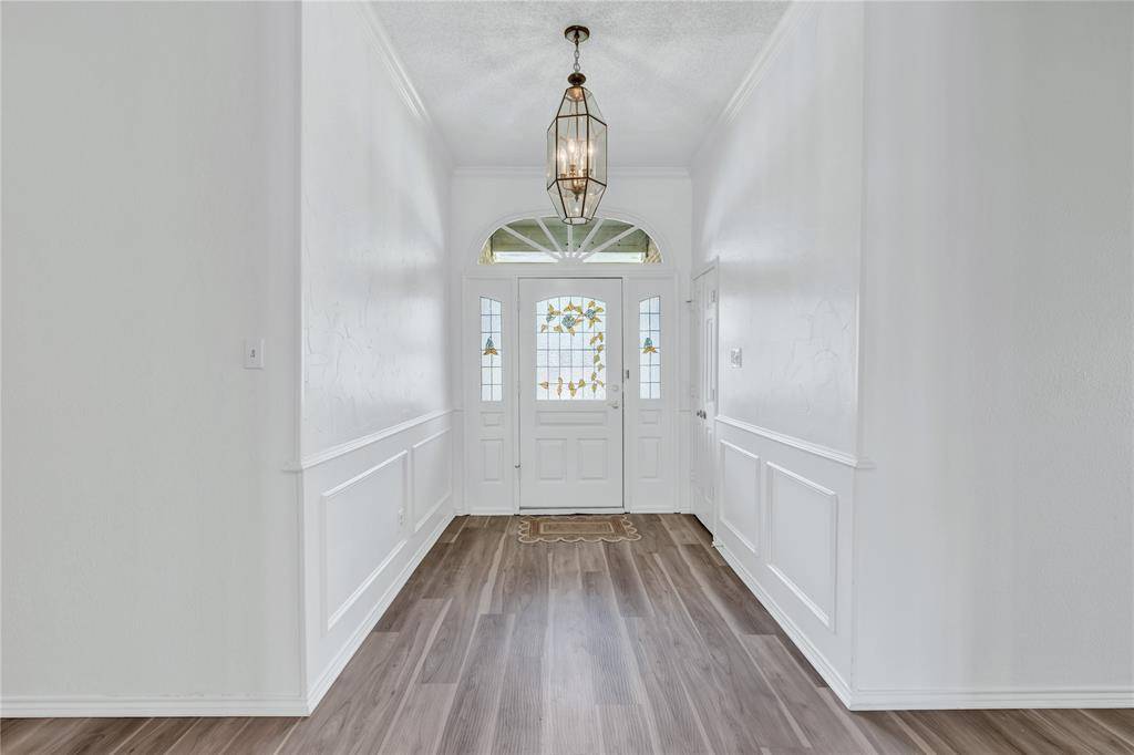 2528 Stonegate Drive N, Bedford, TX 76021