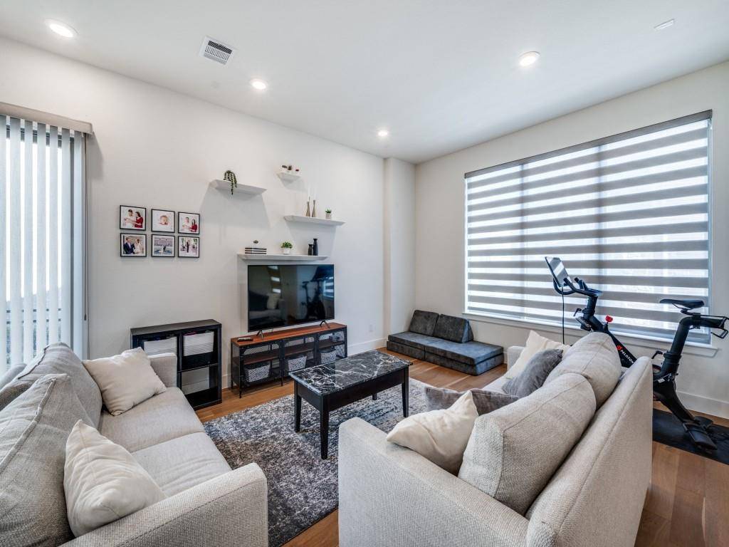 7832 Verona Place, Dallas, TX 75231