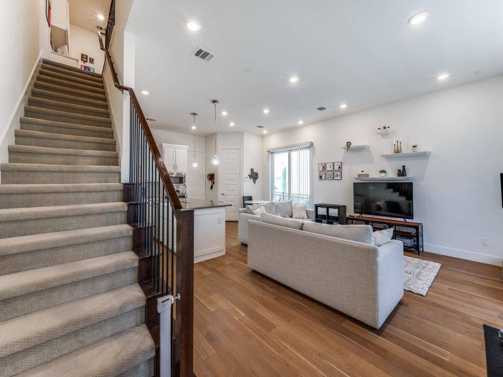 7832 Verona Place, Dallas, TX 75231