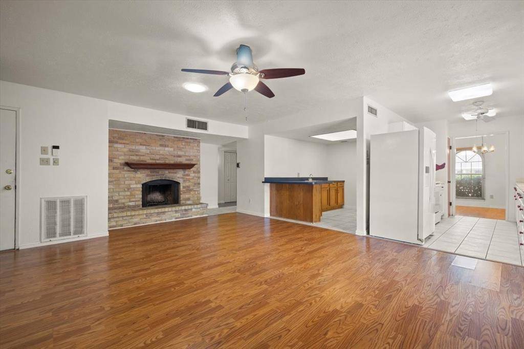 2017 Montana Trail, Grand Prairie, TX 75052