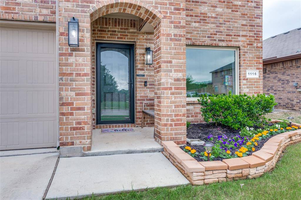 1116 Autumnwood Drive, Azle, TX 76020