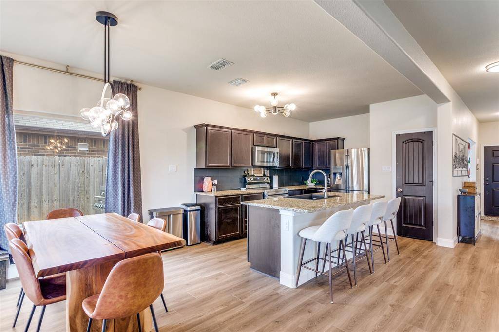 1116 Autumnwood Drive, Azle, TX 76020