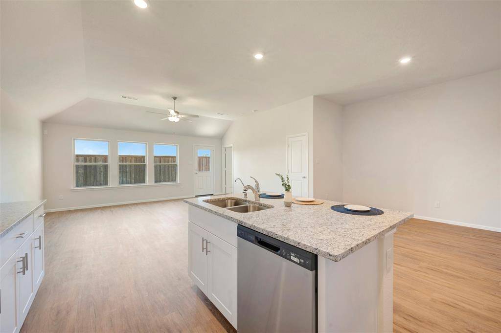 1020 Tarryhill Drive, Crowley, TX 76036