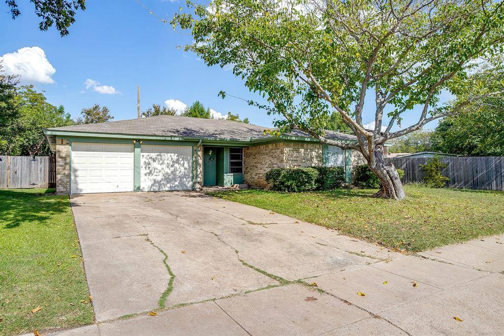 232 Linda Drive, Burleson, TX 76028