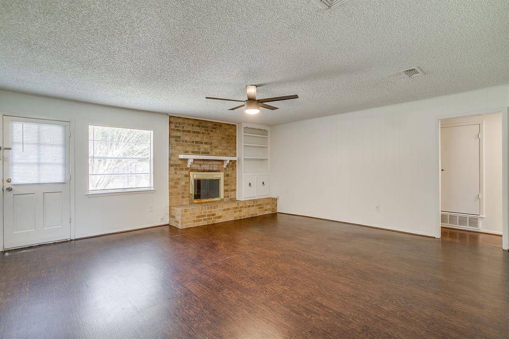 232 Linda Drive, Burleson, TX 76028