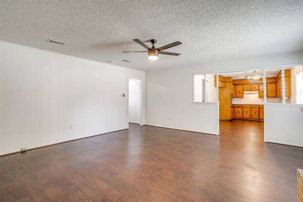 232 Linda Drive, Burleson, TX 76028