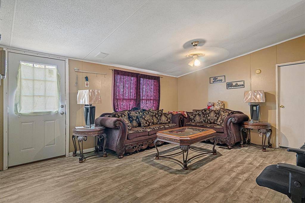 618 Vz County Road 3416, Wills Point, TX 75169