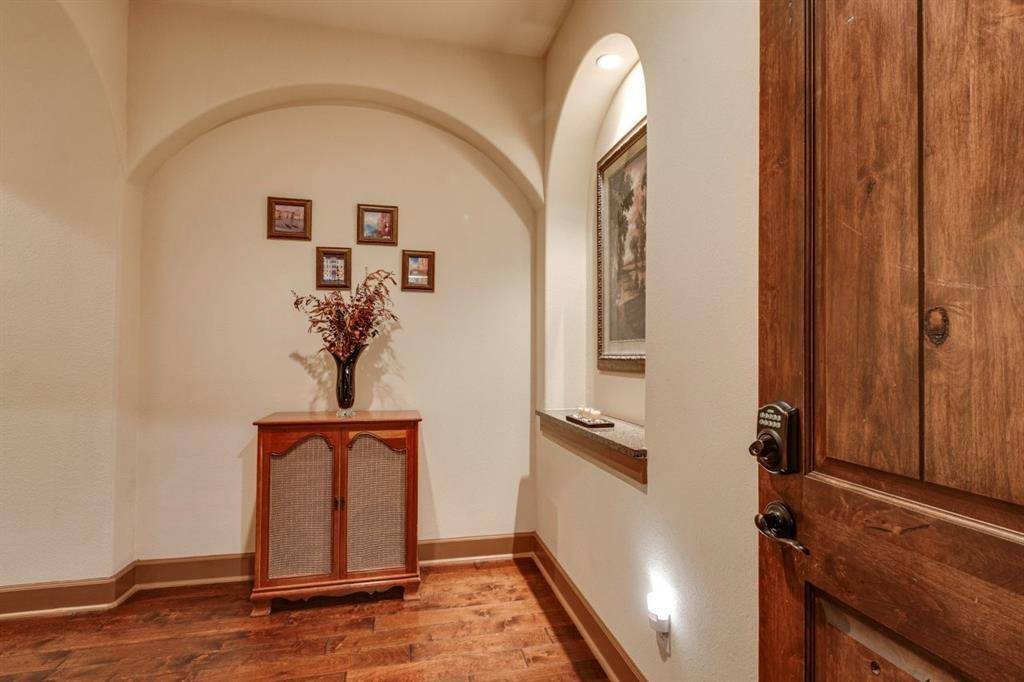 6631 Via Positano #202, Irving, TX 75039