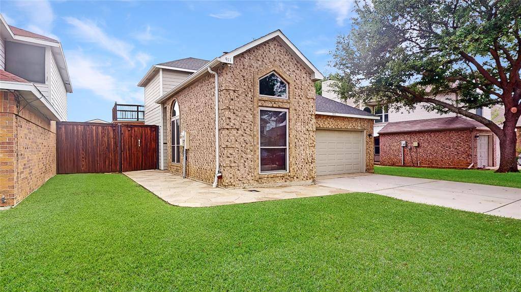 911 Azalia Drive, Lewisville, TX 75067