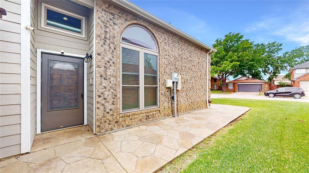 911 Azalia Drive, Lewisville, TX 75067