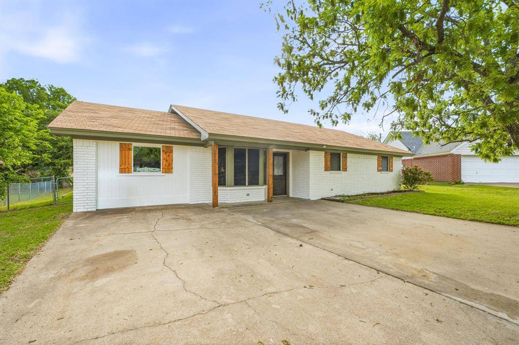 115 Doublehorn Street, Stephenville, TX 76401