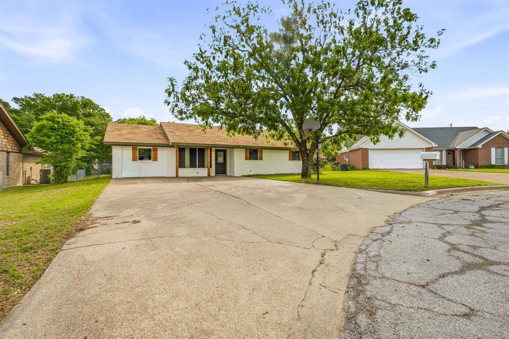 115 Doublehorn Street, Stephenville, TX 76401