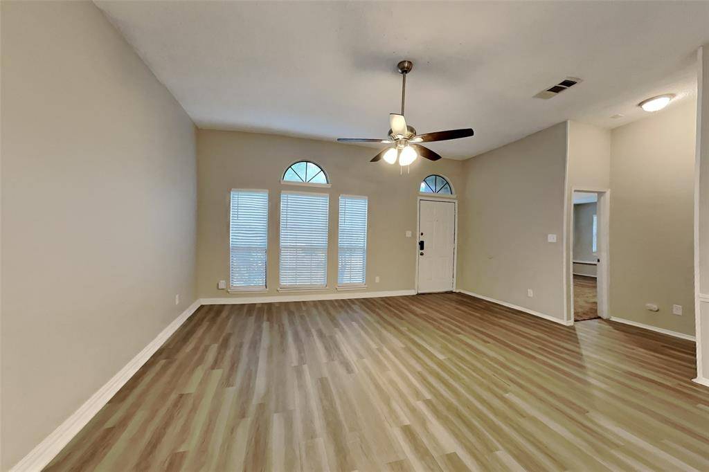 2914 Dukeswood Drive, Garland, TX 75040