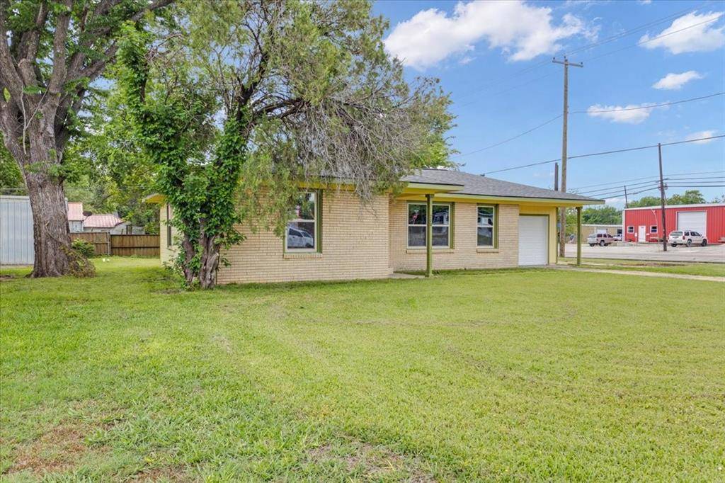 200 Victory Street, Bonham, TX 75418