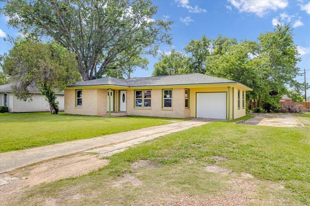 200 Victory Street, Bonham, TX 75418