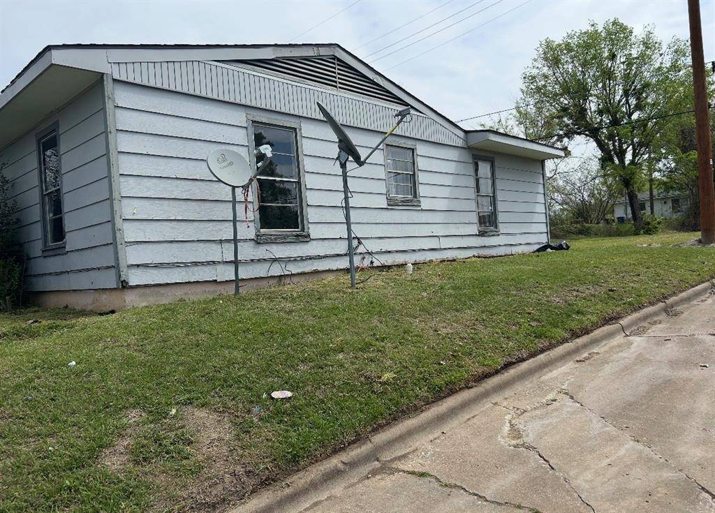 63 Mundt Street #B, Denison, TX 75020