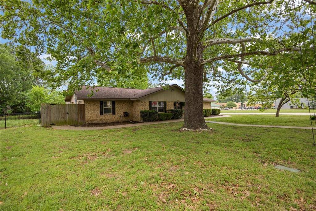 701 Georgia Street, Lindale, TX 75771