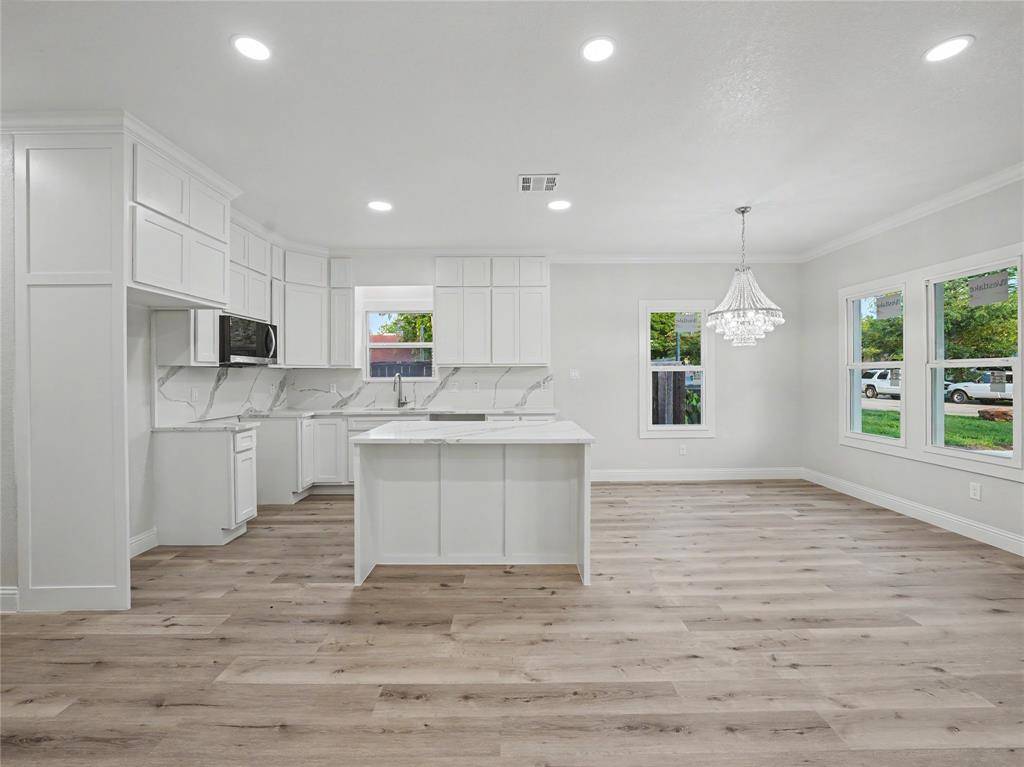 1211 E Cannon Street, Fort Worth, TX 76104