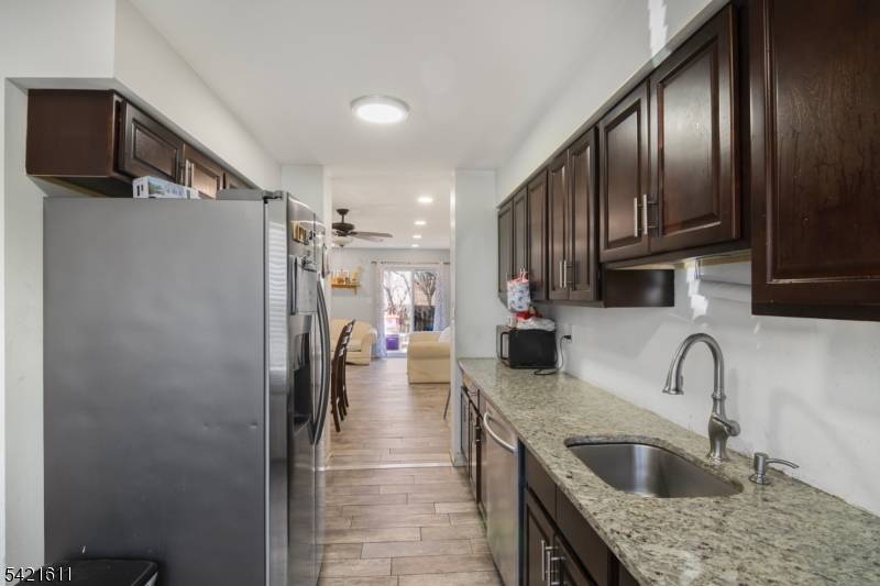 10 Neilson St #H, New Brunswick City, NJ 08901