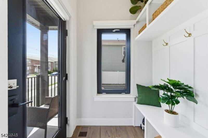 25 E 10Th St #A, Linden City, NJ 07036