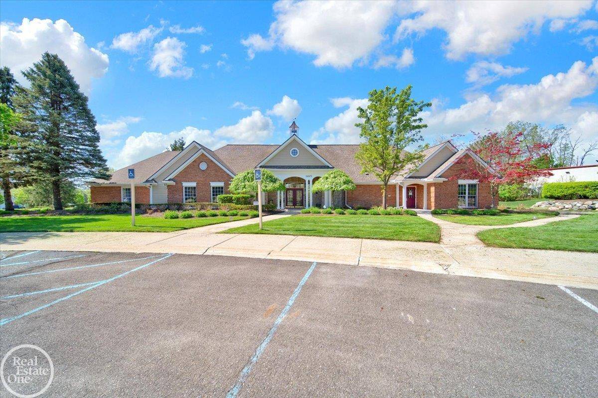 56588 Scotland BLVD, Shelby Twp, MI 48316
