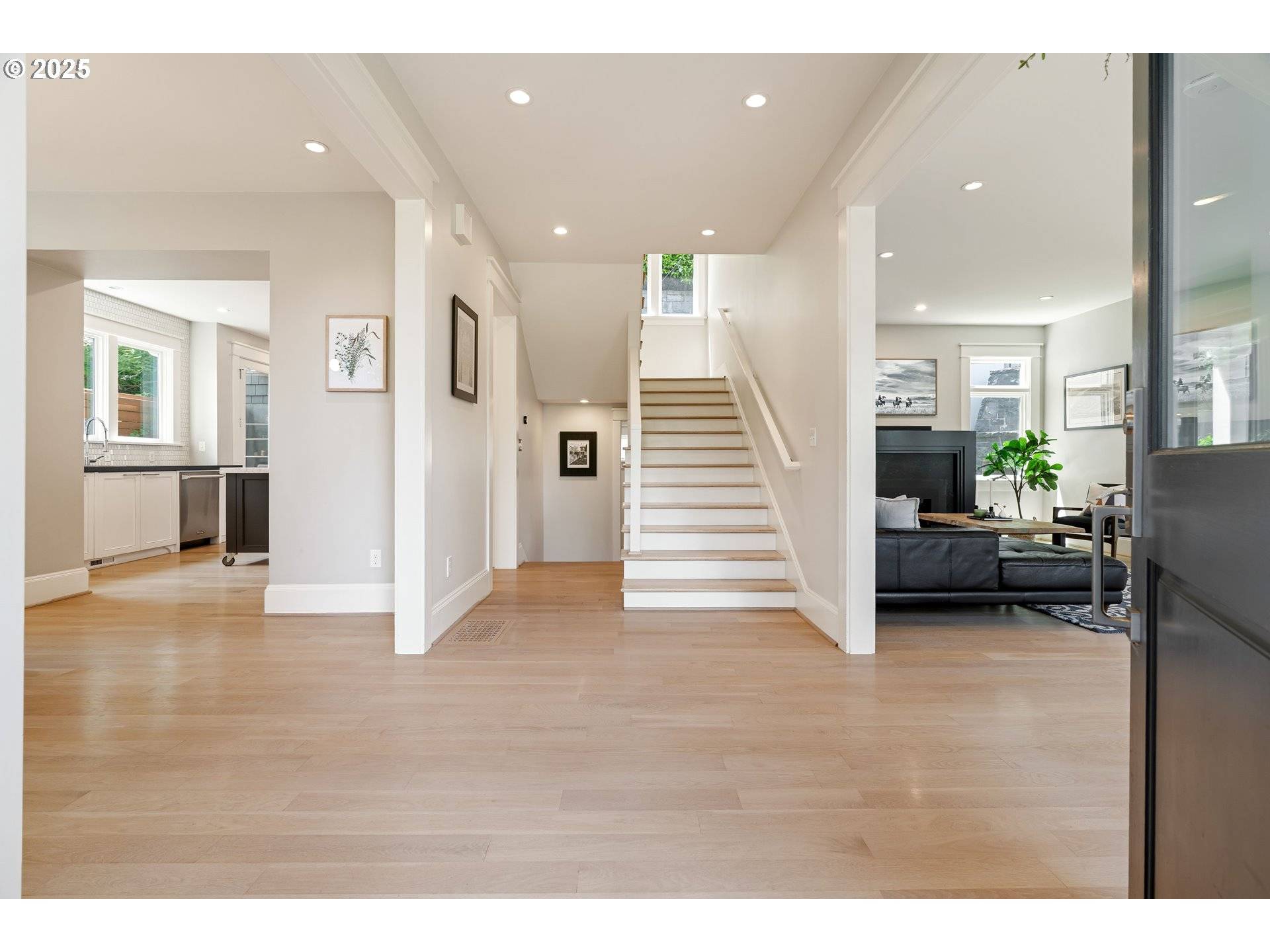 2862 NW WESTOVER RD, Portland, OR 97210