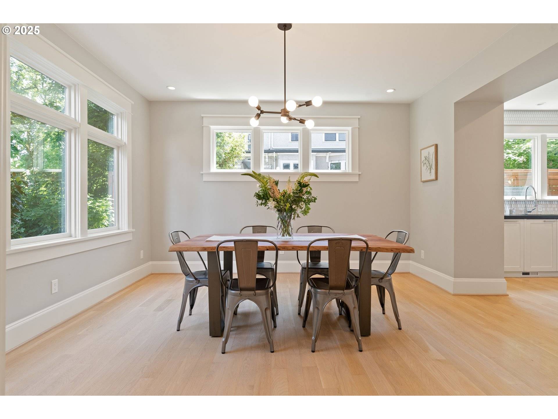 2862 NW WESTOVER RD, Portland, OR 97210