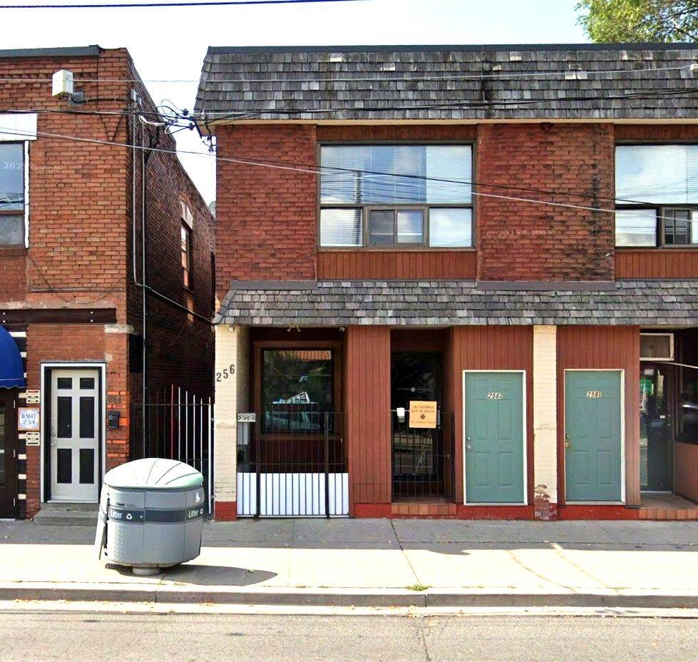 256 Lansdowne AVE #Main, Toronto C01, ON M6H 3X9