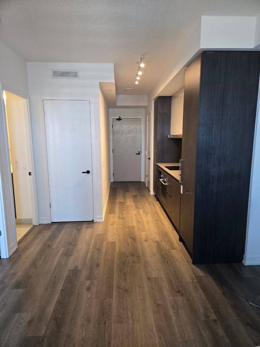 195 Commerce ST #5002, Vaughan, ON L4K 0P9