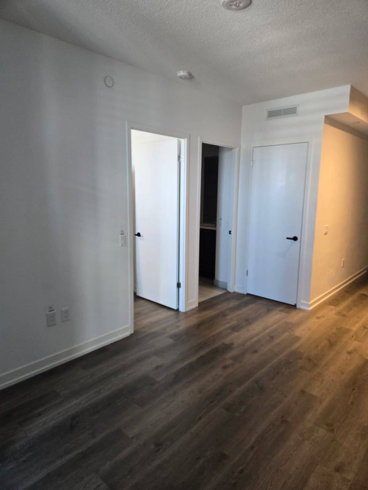 195 Commerce ST #5002, Vaughan, ON L4K 0P9