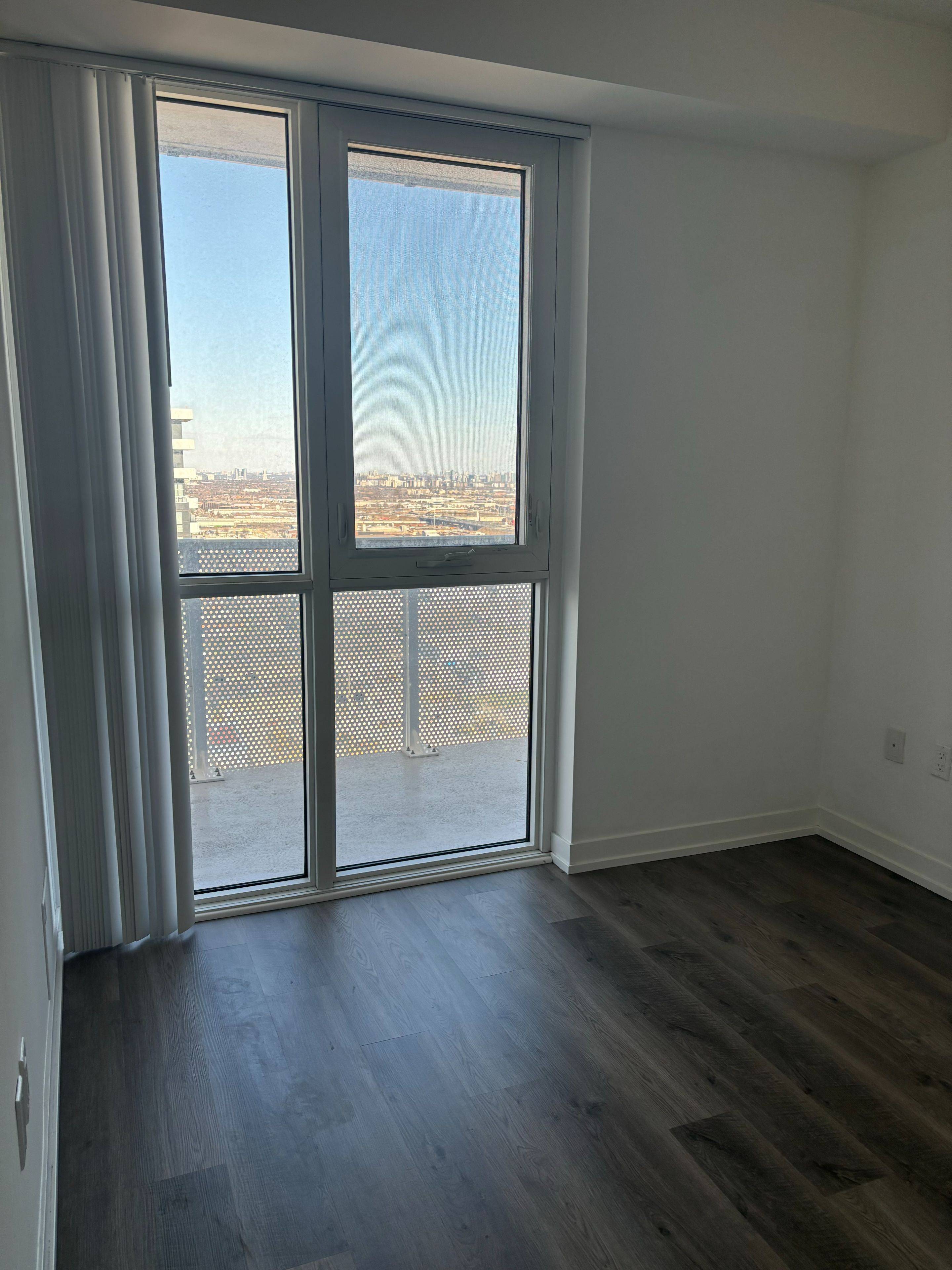 195 Commerce ST #5002, Vaughan, ON L4K 0P9