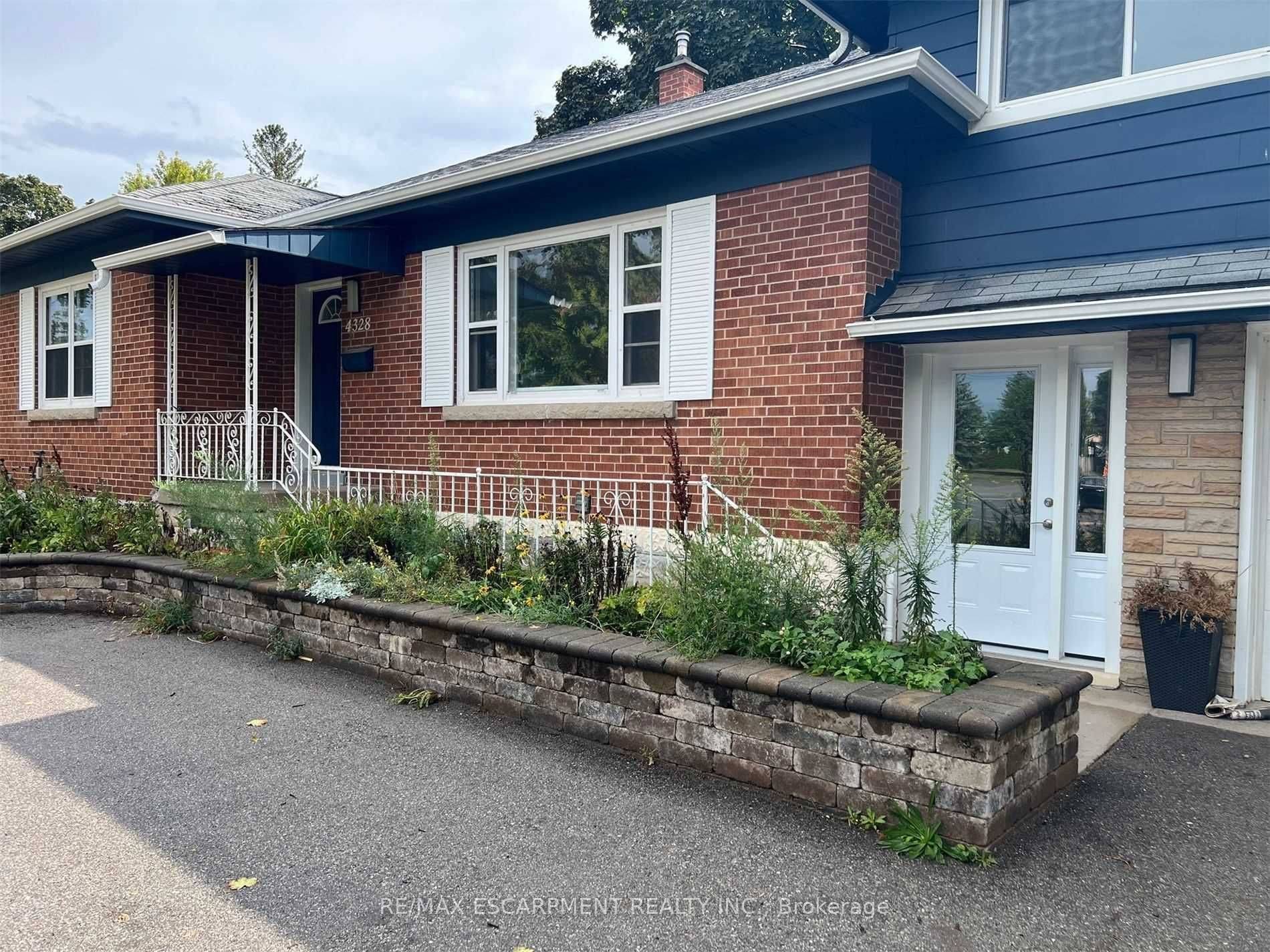 4328 New ST #Main, Burlington, ON L7L 1T5