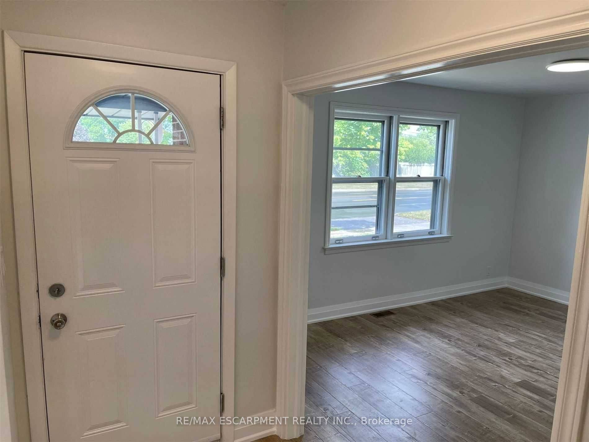 4328 New ST #Main, Burlington, ON L7L 1T5