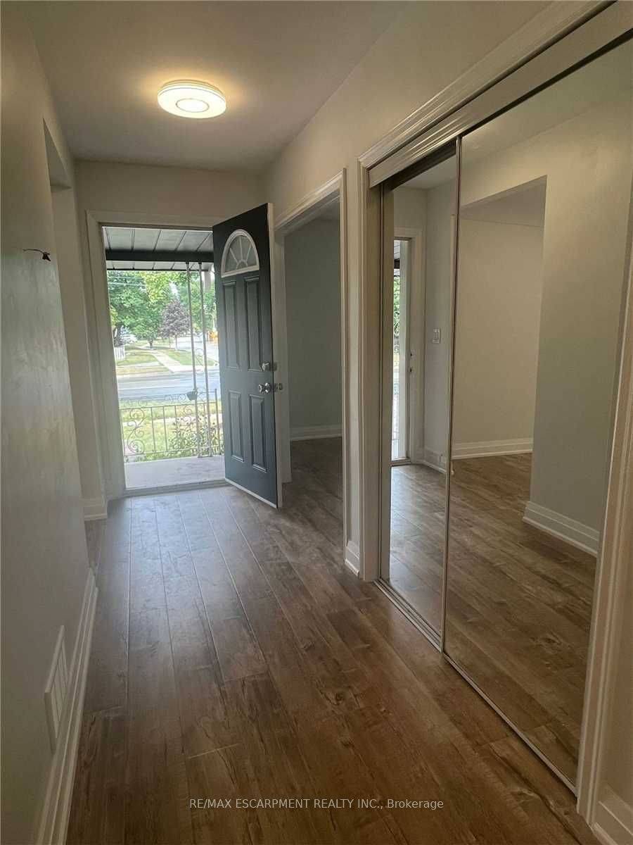 4328 New ST #Main, Burlington, ON L7L 1T5