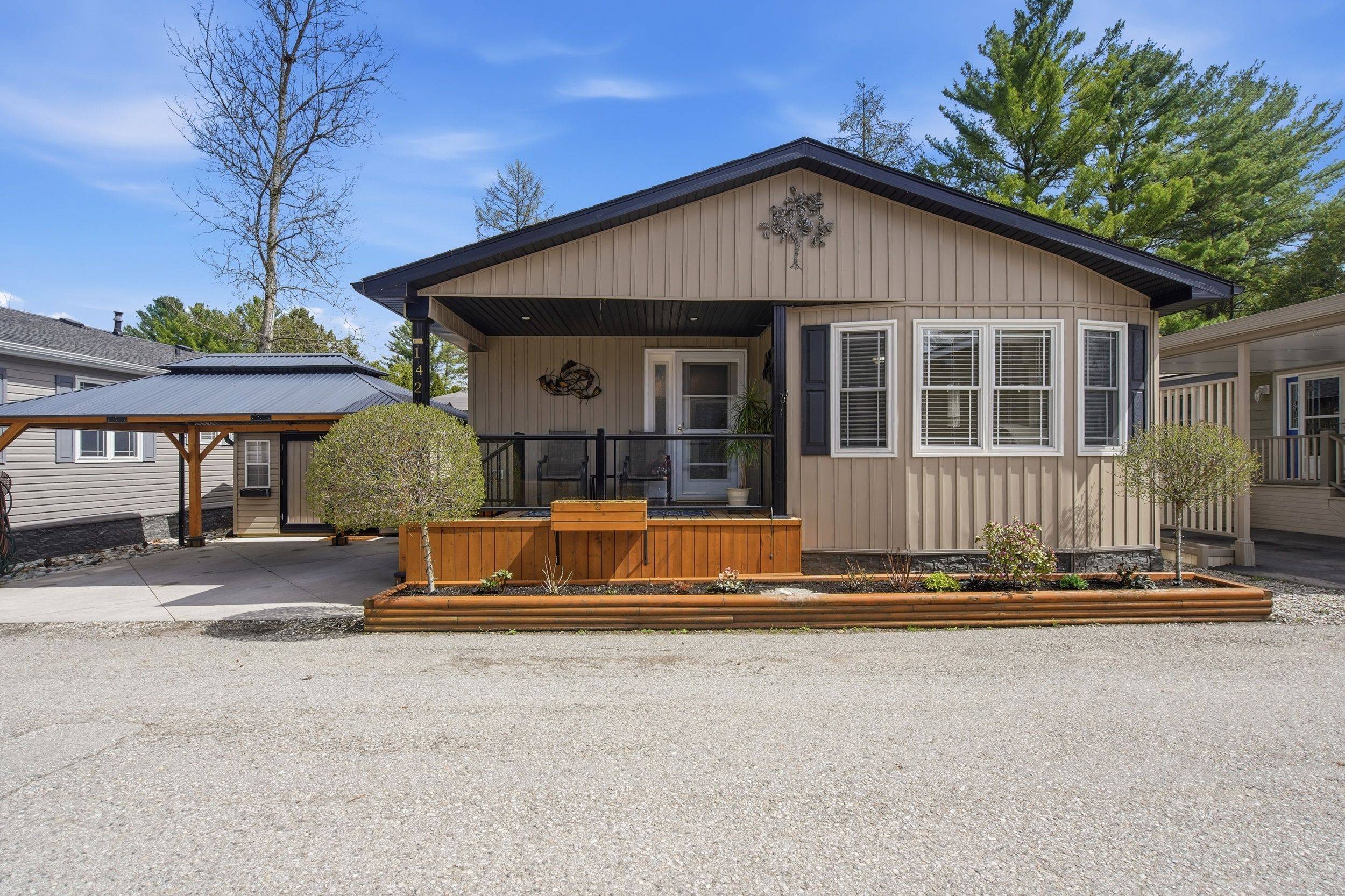 22790 Amiens RD #142, Middlesex Centre, ON N0L 1R0