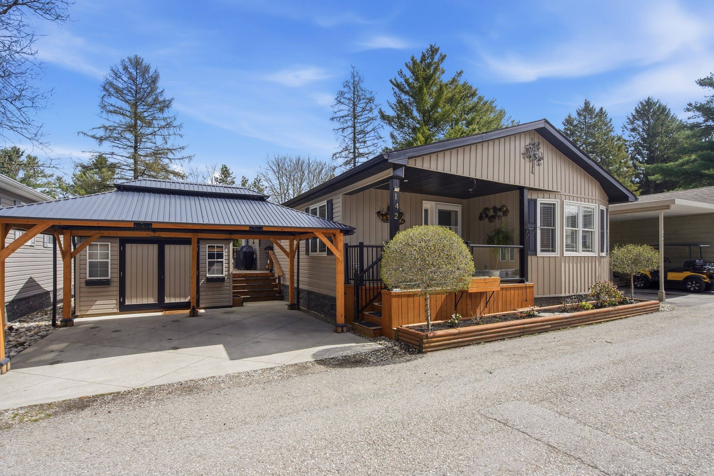 22790 Amiens RD #142, Middlesex Centre, ON N0L 1R0