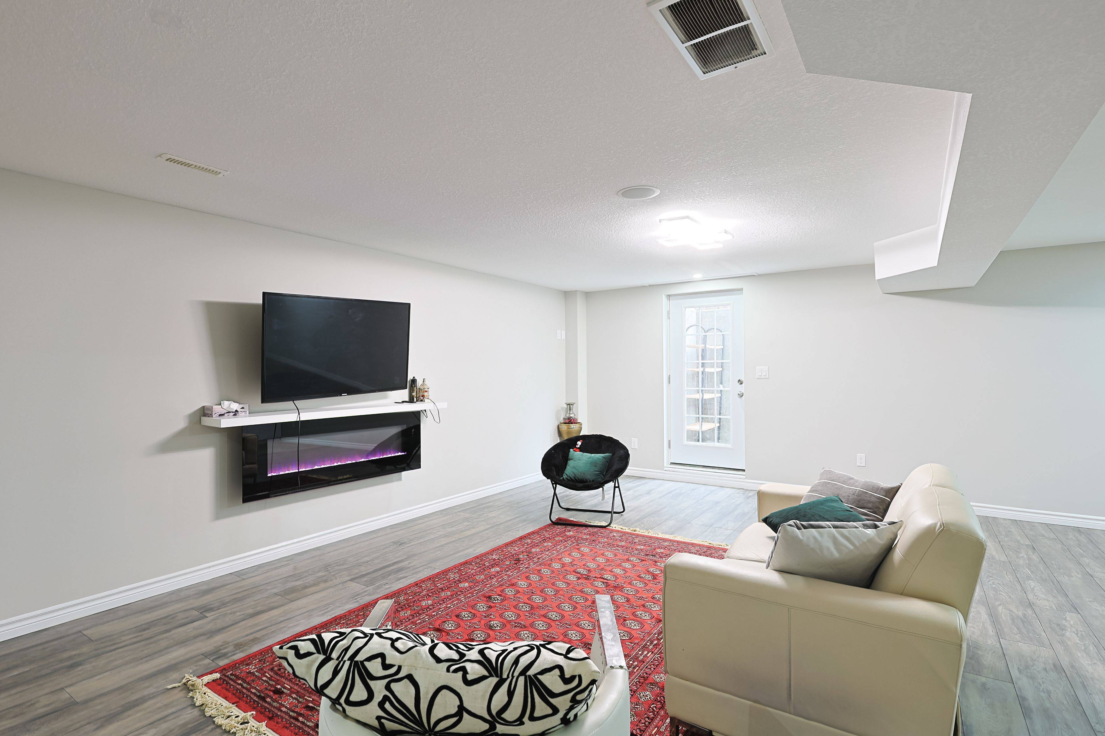 49 Woodhatch CRES #Bsmt, Ingersoll, ON N5C 0A3